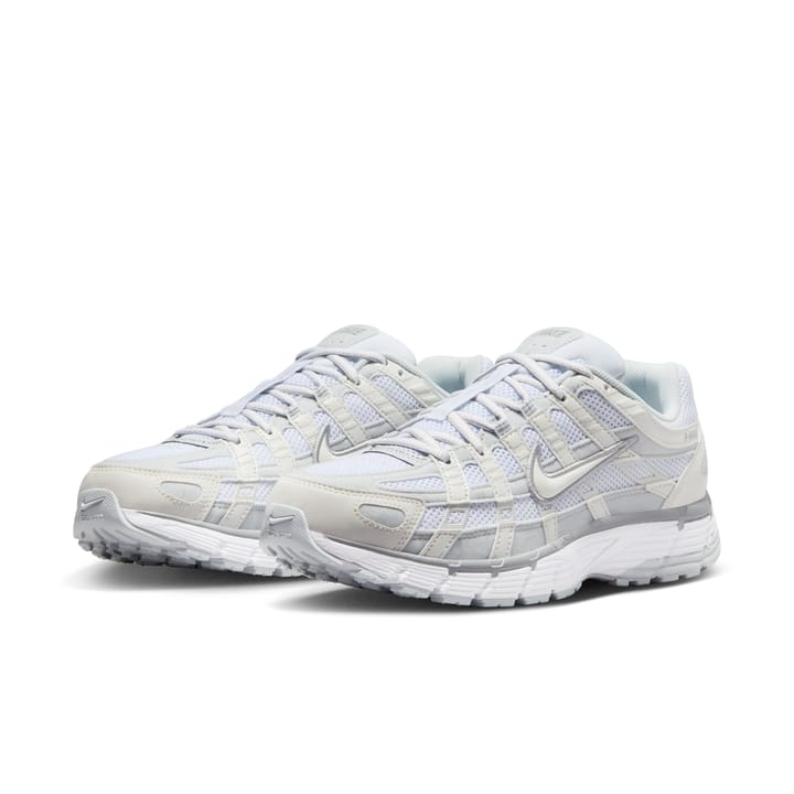 NIKE 3586 Mtlc Summit Wht NIKE