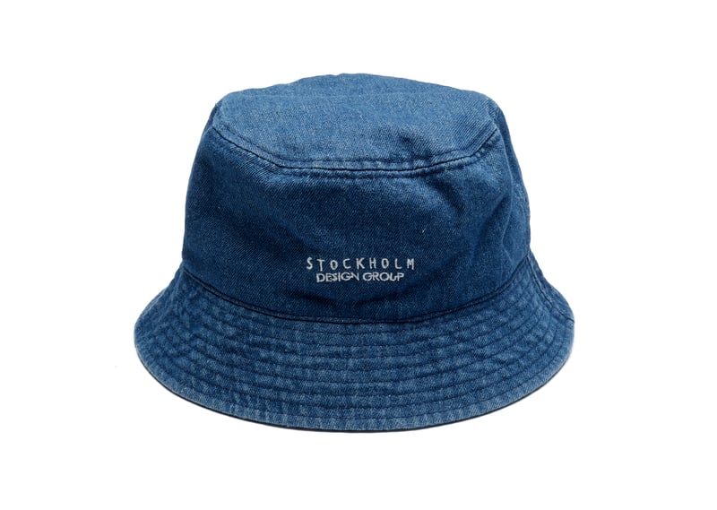 Bøttehatt i myk jeans tekstil STOCKHOLM DESIGN GROUP Bøttehatt i myk jeans tekstil STOCKHOLM DESIGN GROUP