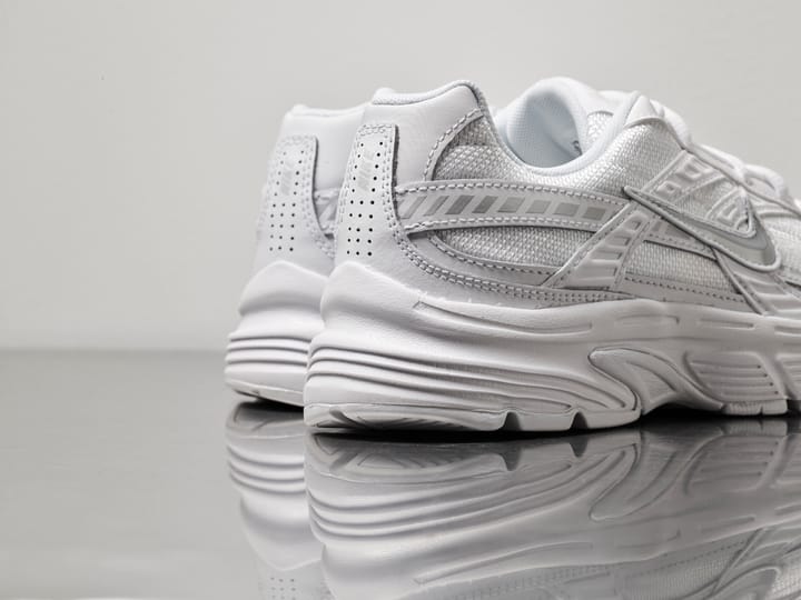 NIKE 6190 White/ Metallic NIKE